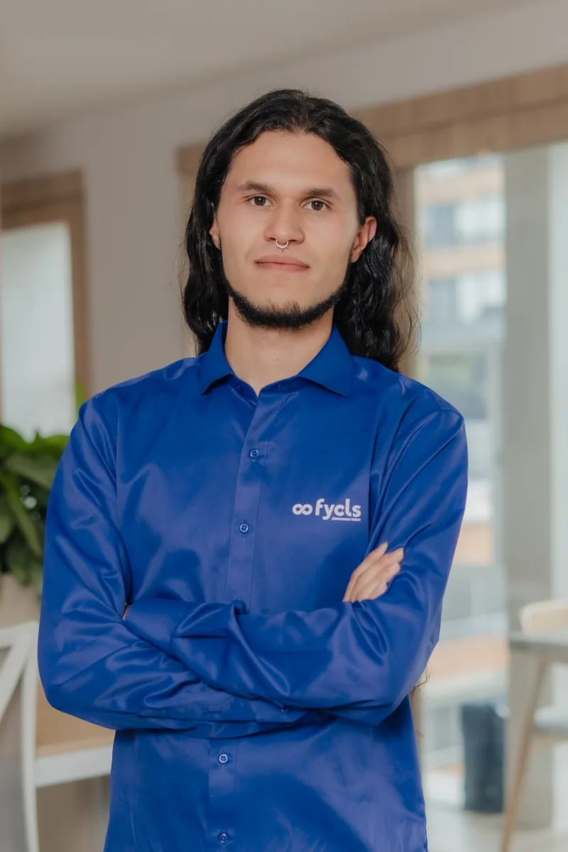 Equipo Singularidad IA: Analista Administrativo